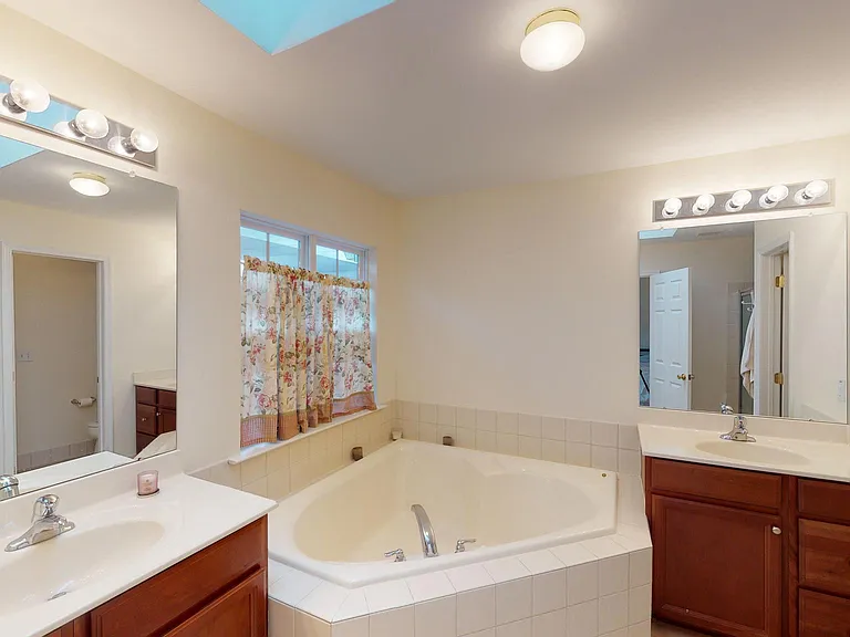206 Concord Pl — Photo 25