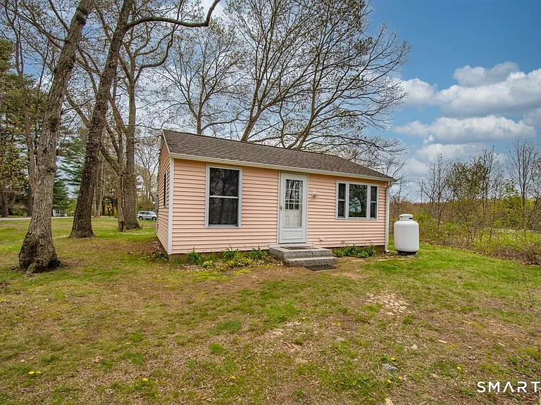 20 Lake View Ave — Photo 3