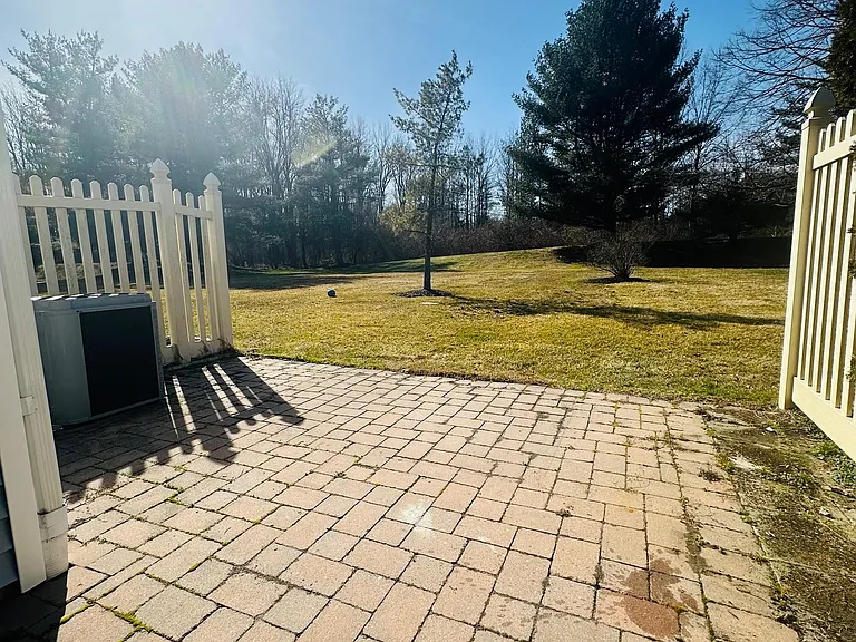 23 Washington Ct — Photo 15