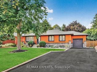 60 Suburban Dr, Mississauga, ON L5N 1G9