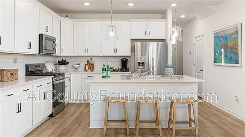 3 bed, 2.5 bath, 1600 sqft, $2,300 — Photo 2
