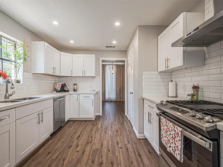 15211 Camino Del Sol Dr — Photo 3