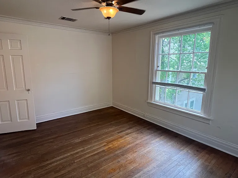 208 E 31st St #1 — Photo 18