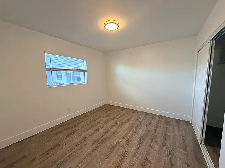 5841 SW 36th Ct — Photo 12
