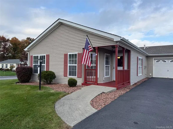 32 Naples Drive, Poughkeepsie, NY 12603
