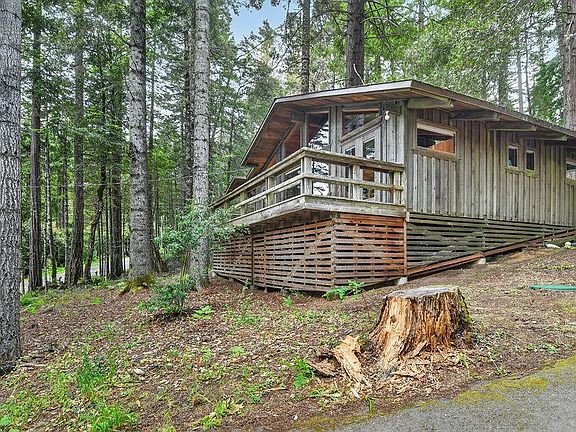 4th image of 46801 Pacific Woods Road
