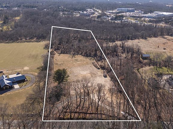 2nd image of 1831 Campbell Road