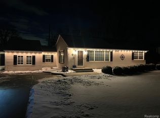 9392 Church Rd, Grosse Ile, MI 48138