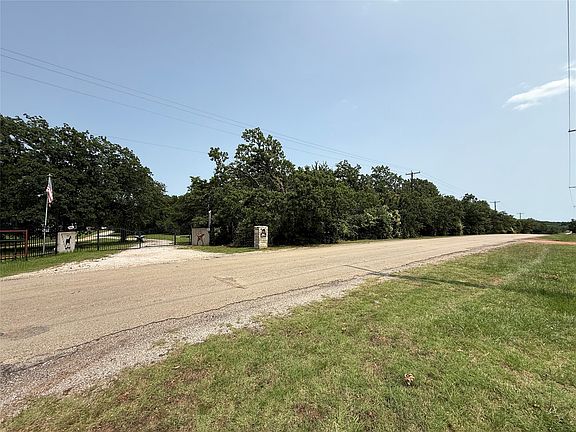 5th image of 651 S Trinity Rd