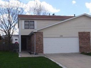 1320 Post Oak Ct, Crest Hill, IL 60403