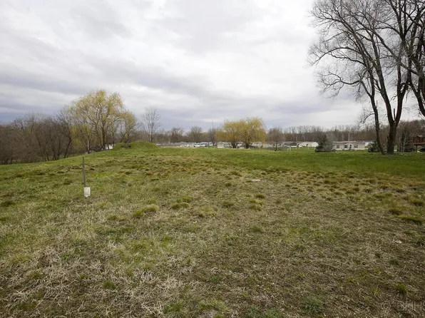 46 New Moon Ter N, Springfield, MI 49037