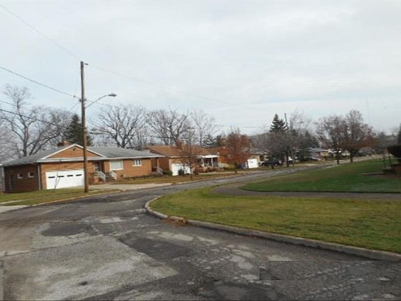 4th image of 4430 Forest Hills Blvd