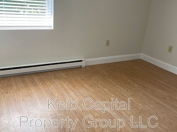 3rd image of 90-92 Ford St #3