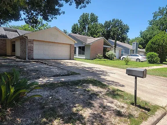 19207 Cypress Canyon Dr — Photo 2