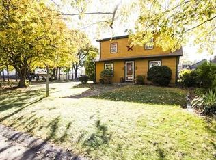 69 Dyer Ave, Riverside, RI 02915