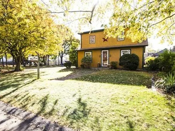 69 Dyer Ave, Riverside, RI 02915