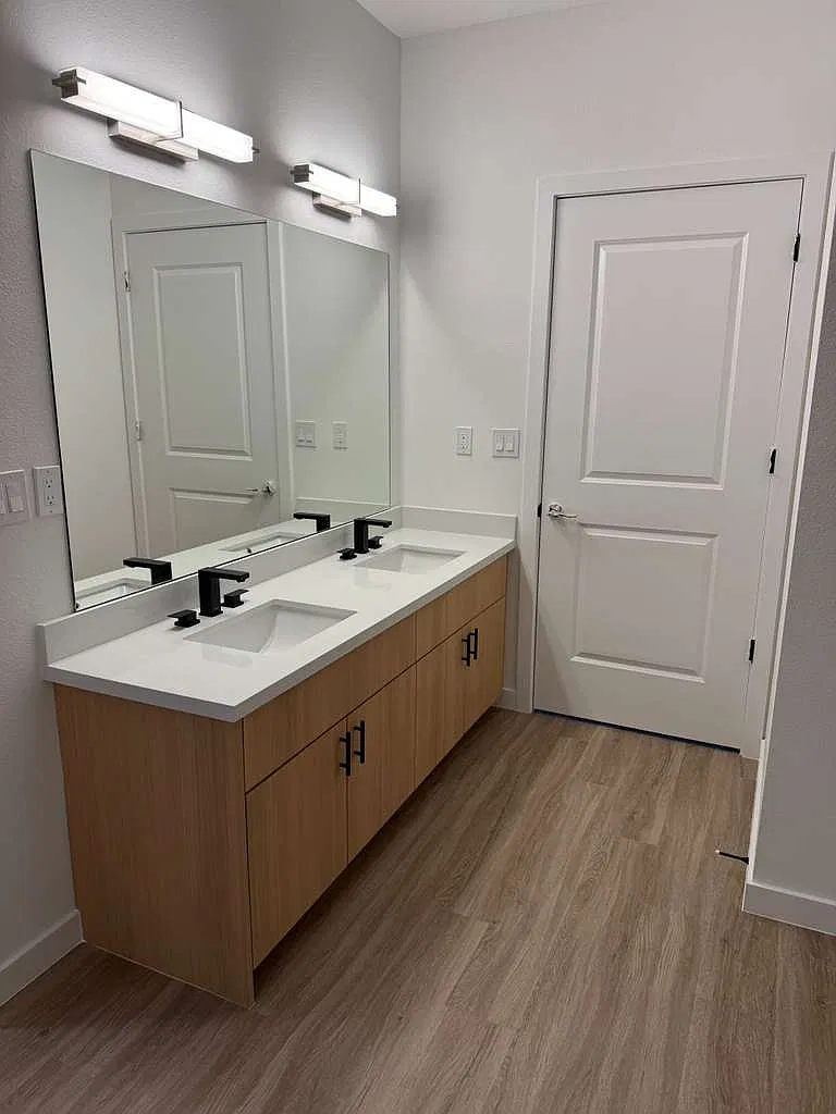 3 bed, 1328 sqft, $4,500 — Photo 4