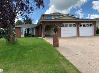 5301 48th Ave, Vegreville, AB T9C1N1