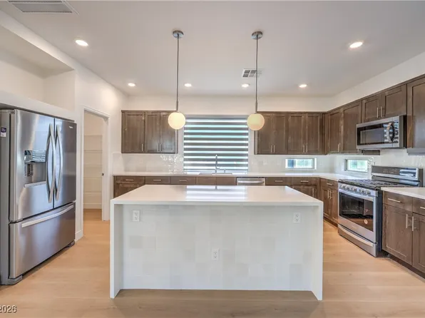 8144 Monsoon Bay St, Las Vegas, NV 89113