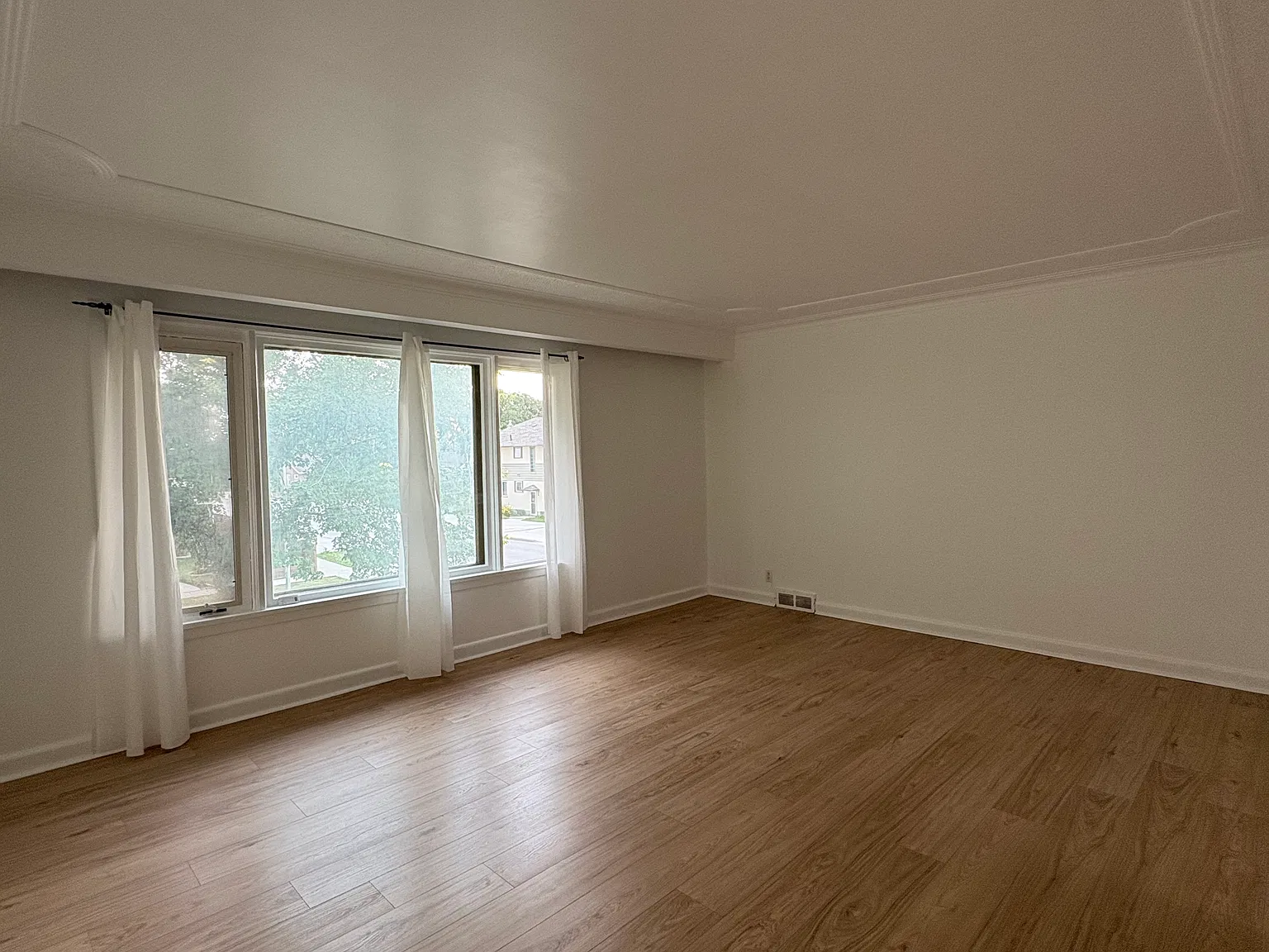 315 Matheson Avenue - 2 (upper) — Photo 2