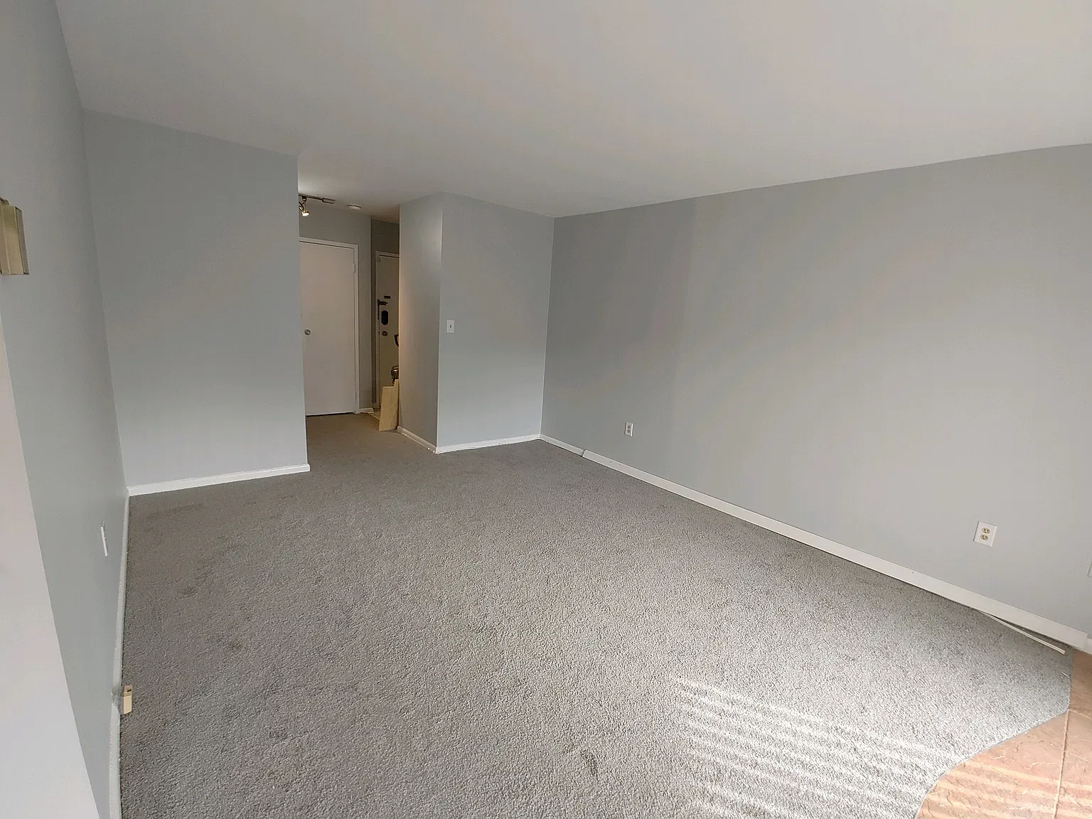2 bed, 1100 sqft, $2,300 — Photo 4