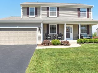 937 Singing Hills Dr, Volo, IL 60073