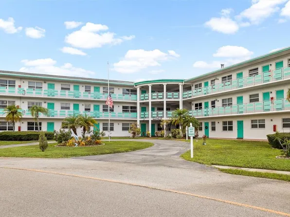 1950 59th Ave N APT 210, Saint Petersburg, FL 33714