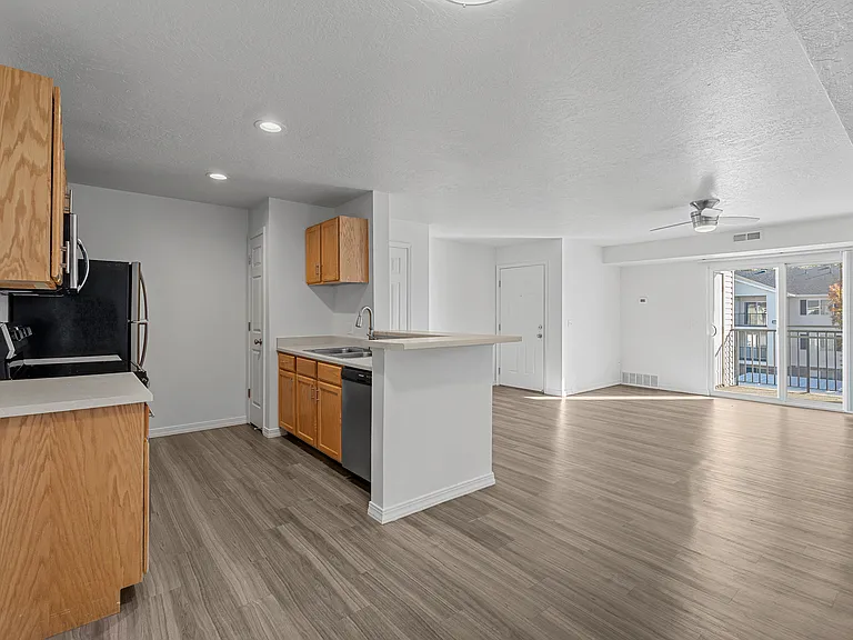 Eagles Landing Apartments — Photo 18