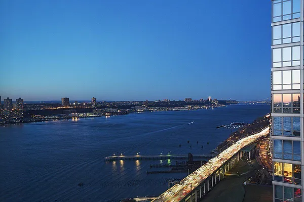 Sold by BLU Real Estate | media 29