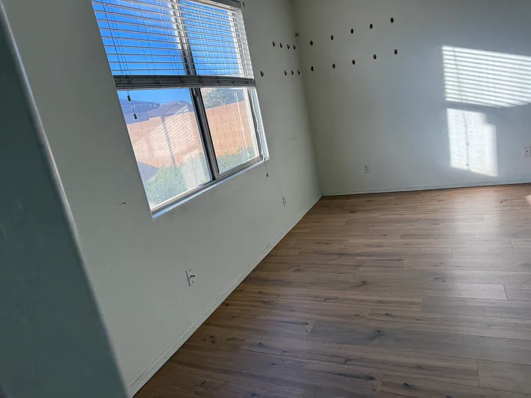 7146 S 68th Gln — Photo 12
