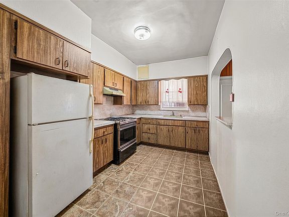 3rd image of 3927 57th Street
