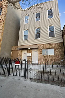 Rented by Compass | media 18