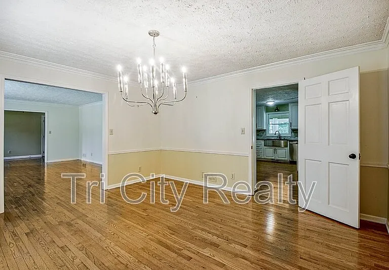 630 Hawthorne Pl — Photo 11