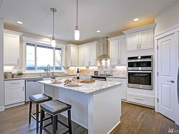 4th image of 1407 Larkspur Ln