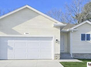 2514 N 70th St, Omaha, NE 68104