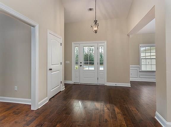 2nd image of 167 Belmont Cir