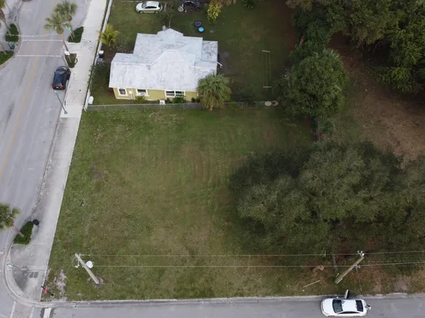 1117 D Avenue, Fort Pierce, FL 34950