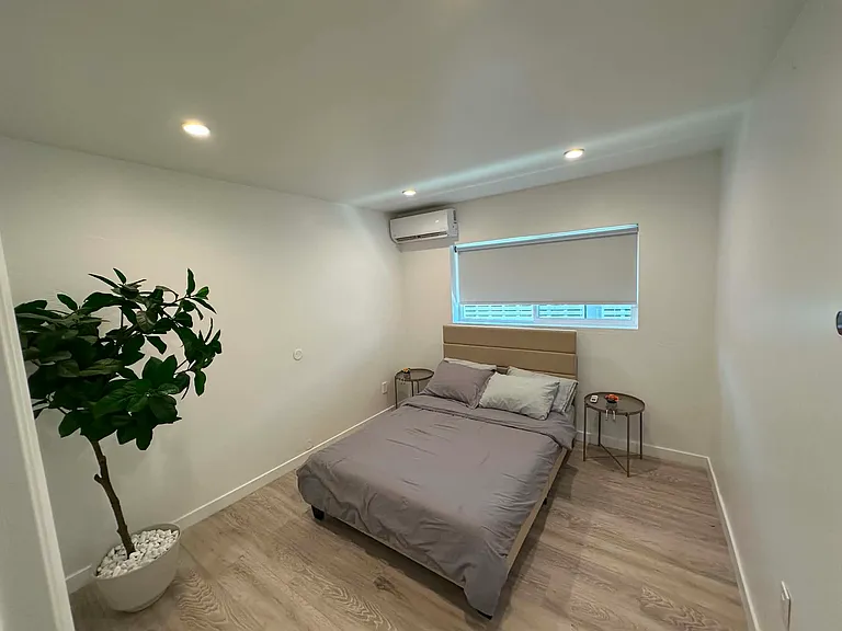 3768 Marlborough Ave — Photo 4