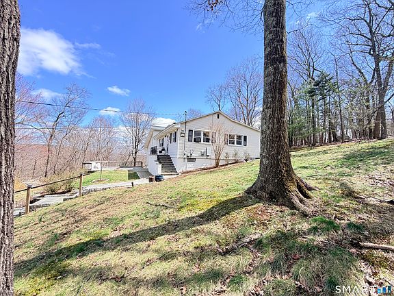 3rd image of 39 Candle Hill Road
