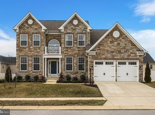10529 Black Pine Ln, Waldorf, MD 20603