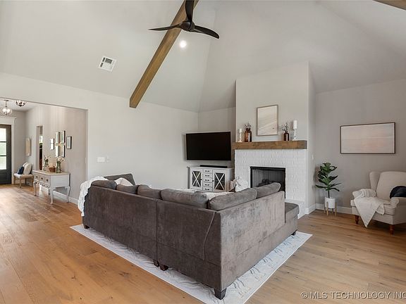 4th image of 508 N 84th St