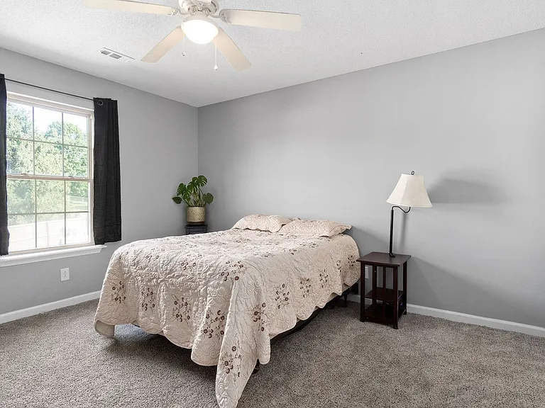 1898 Roscoe Dr — Photo 16