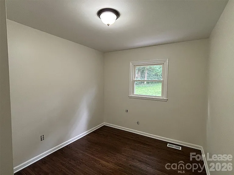 2627 Dora Dr — Photo 30