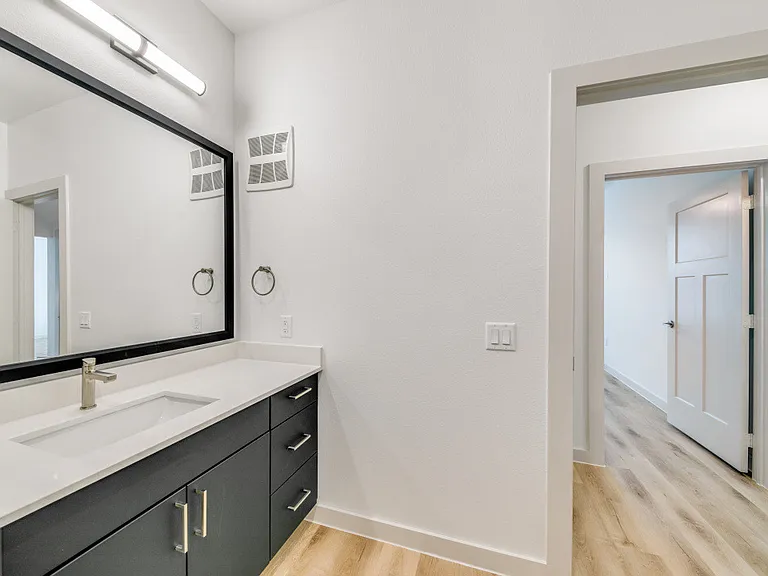 Burnett Lofts at Bishop Ridge — Photo 49