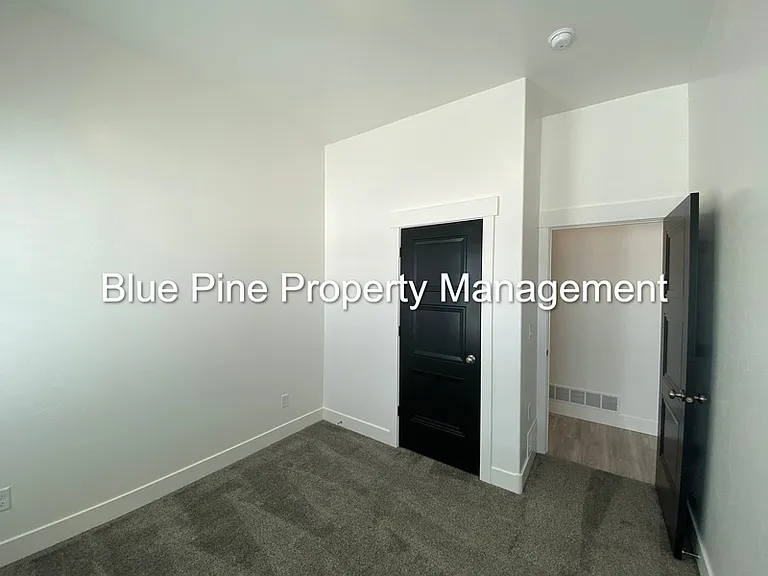 4331 N Catalina Ave — Photo 11