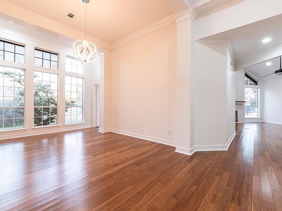 3rd image of 7955 Riviera Ct