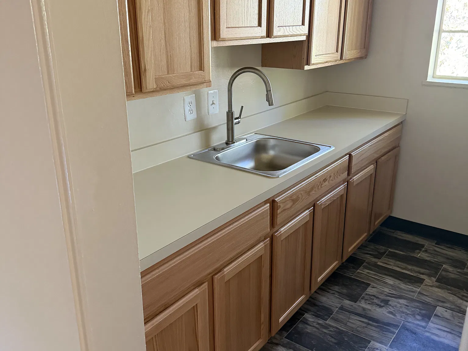 2 bed, 900 sqft, $1,995 — Photo 3