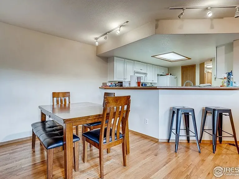 2853 Springdale Ln — Photo 3