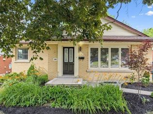 56 Dover St, Waterloo, ON N2J 1Z1