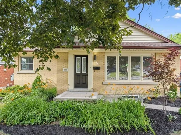 56 Dover St, Waterloo, ON N2J 1Z1